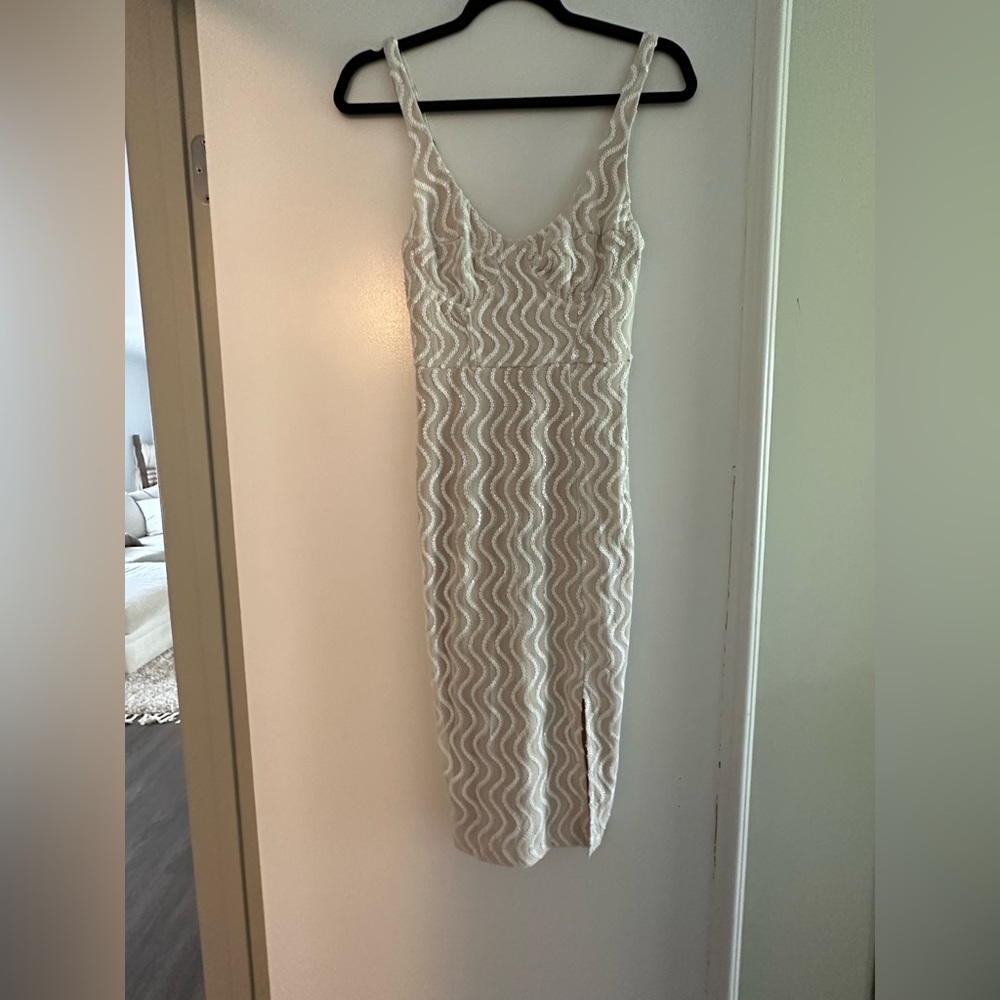 New! Never worn Hello Molly fitted midi dress.